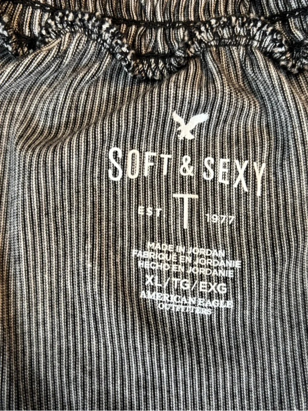 American Eagle Off-Shoulder Flutter Sleeve Women’s XL Black White Stripe Top - Picture 6 of 9